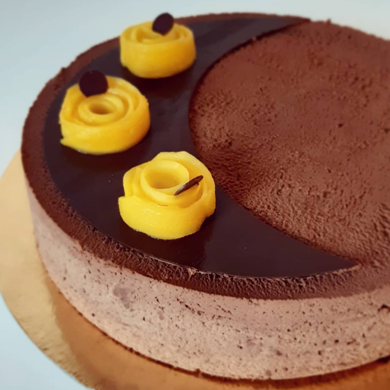 Entremet chocolat mangue